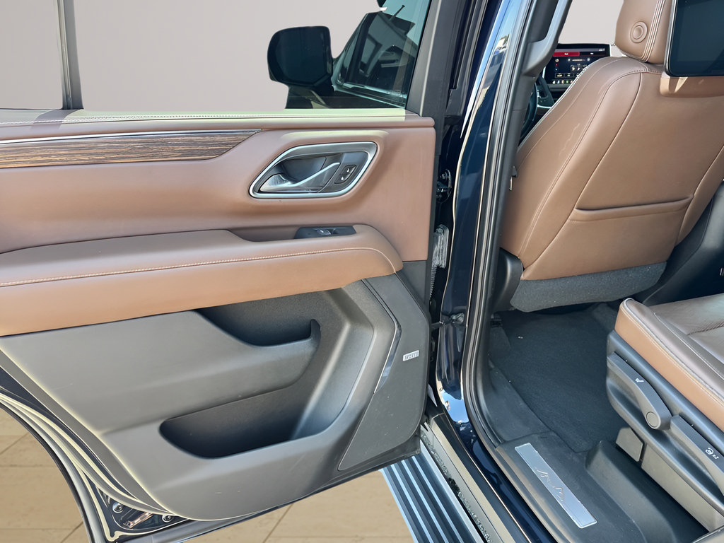 Used 2021 Chevrolet Tahoe High Country w/ Premium Package AWD/4WD image 34
