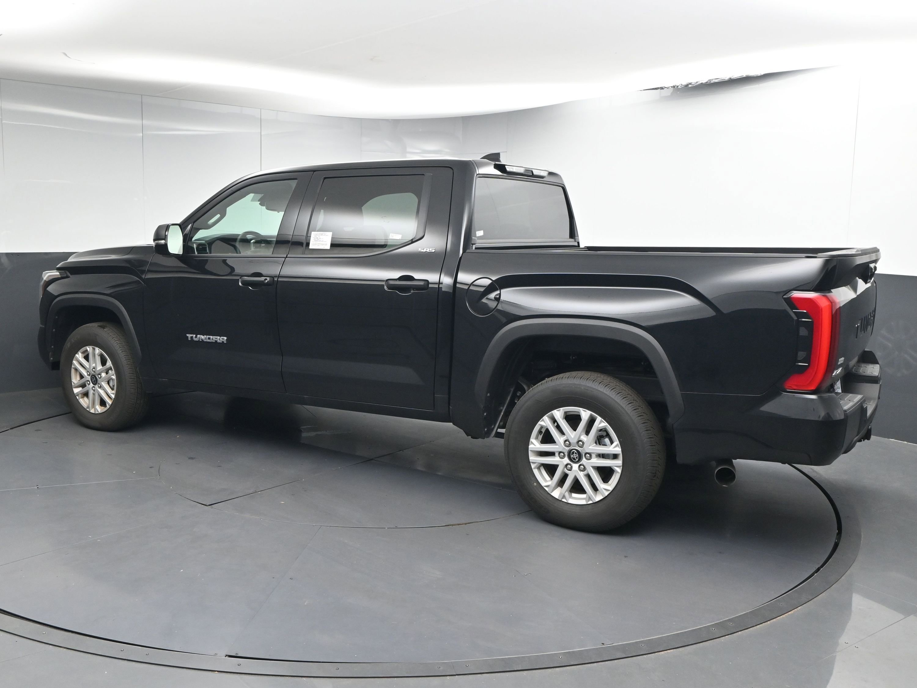 Used 2025 Toyota Tundra SR5 w/ SR5 Convenience Package image 6