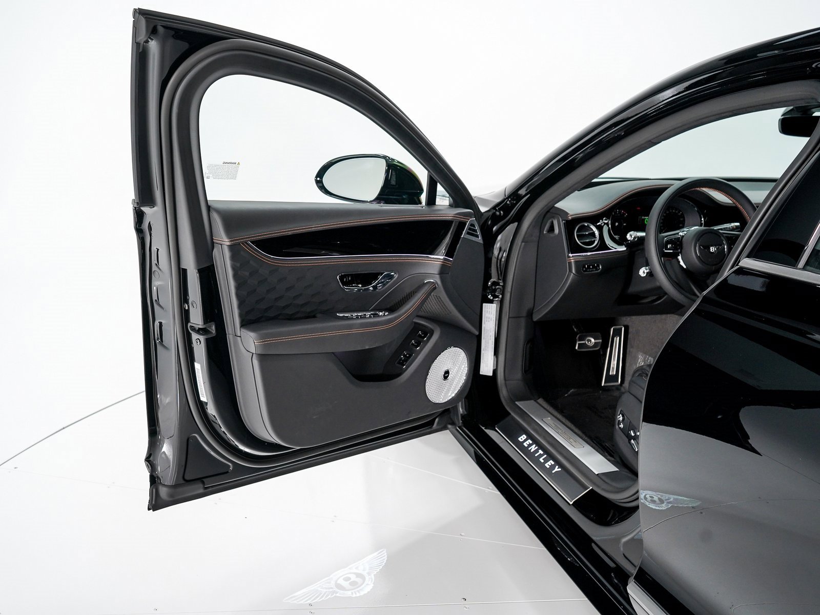 New 2025 Bentley Flying Spur Plug-In Hybrid image 9
