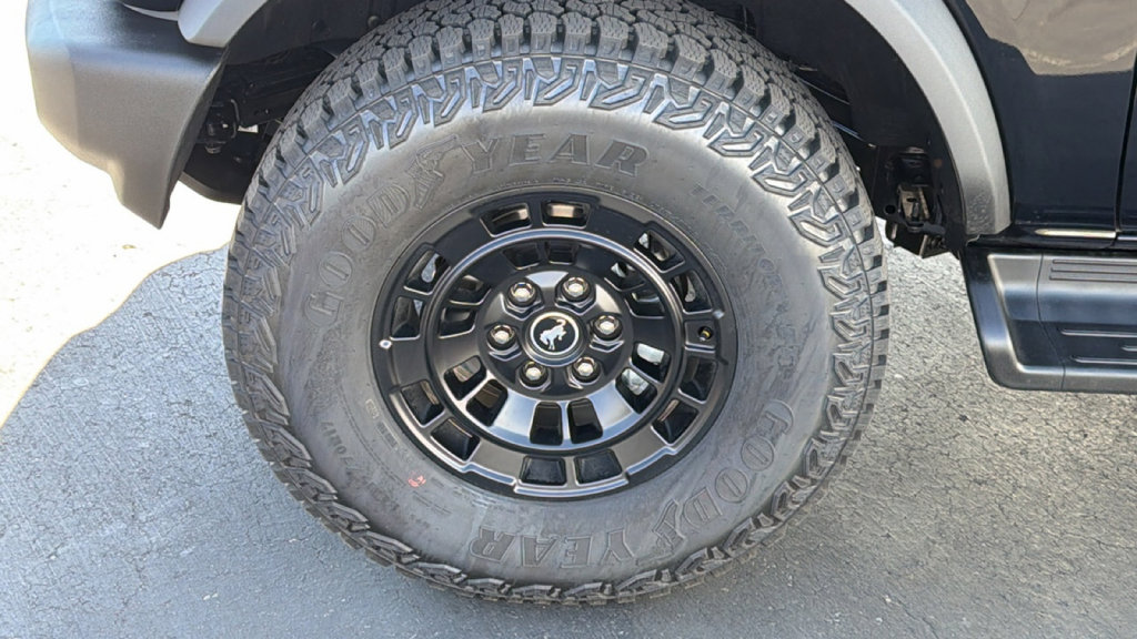New 2026 Ford Bronco Outer Banks image 9