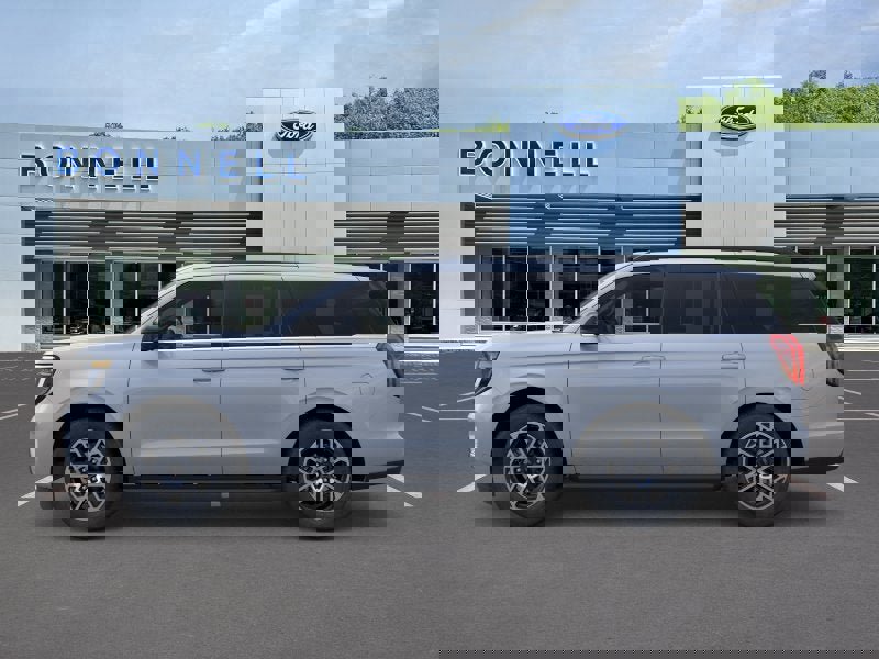 New 2026 Ford Expedition Active image 3