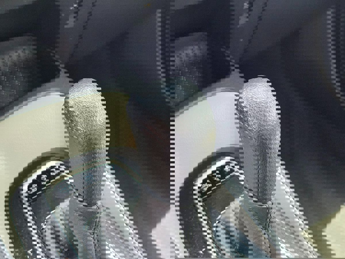 Used 2020 Toyota Corolla LE image 37