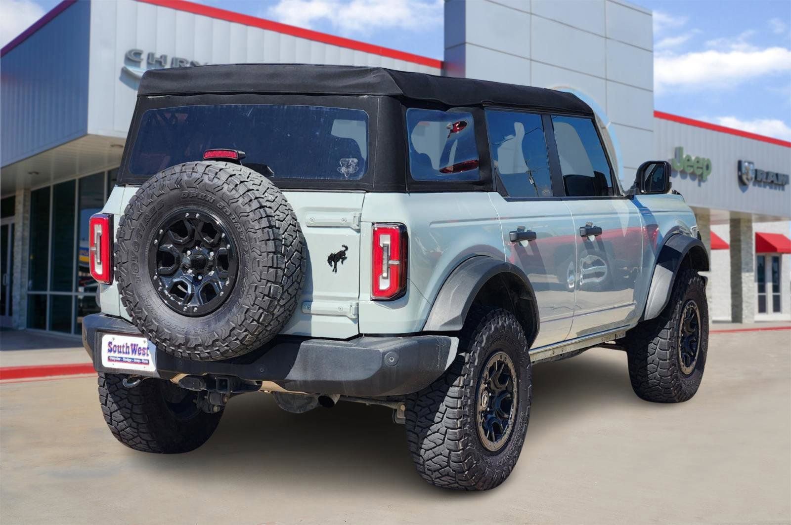 Used 2023 Ford Bronco Wildtrak image 5