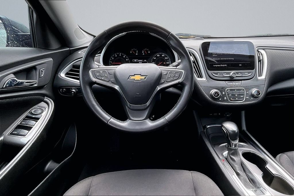 Used 2022 Chevrolet Malibu LT w/ Midnight Edition FWD image 5