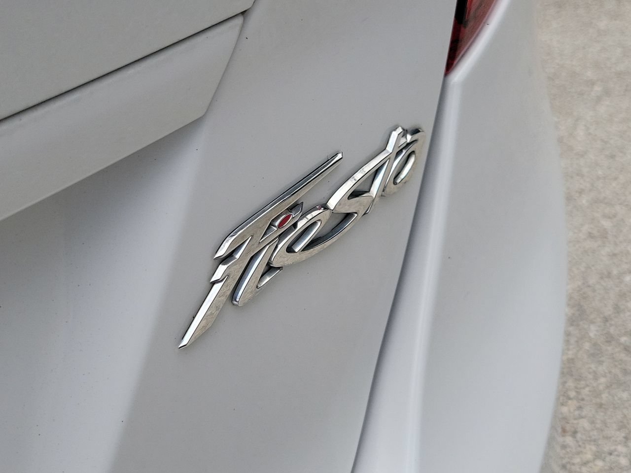 Used 2018 Ford Fiesta SE FWD image 7