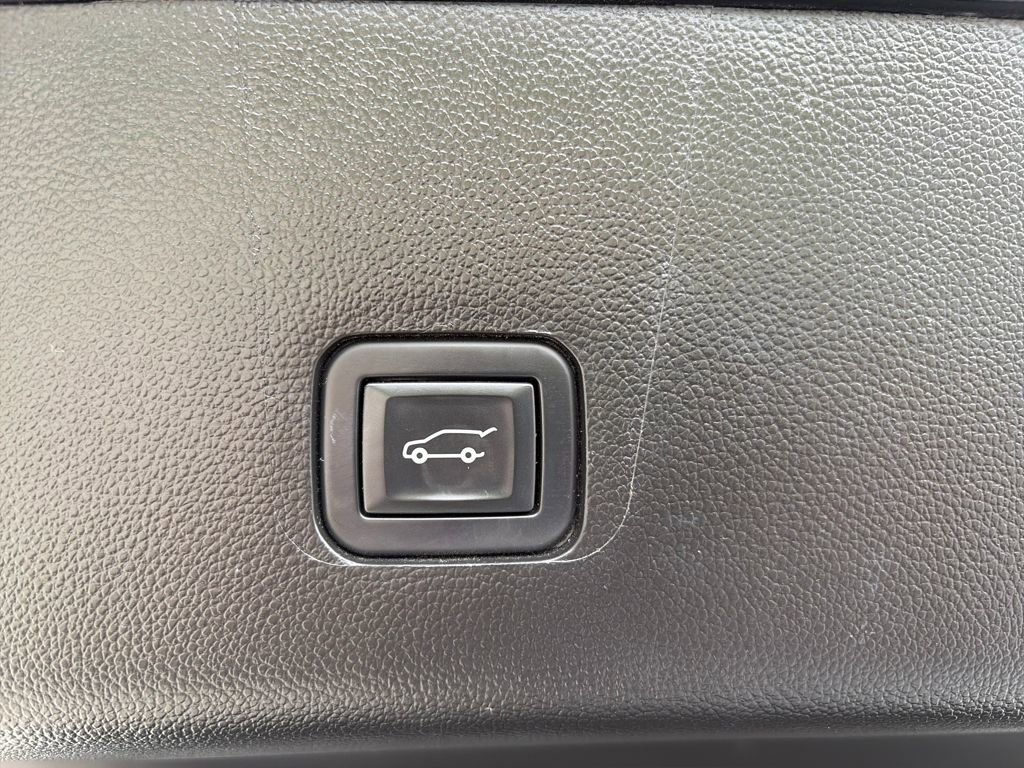 Certified 2021 Chevrolet Traverse Premier w/ Redline Edition image 35