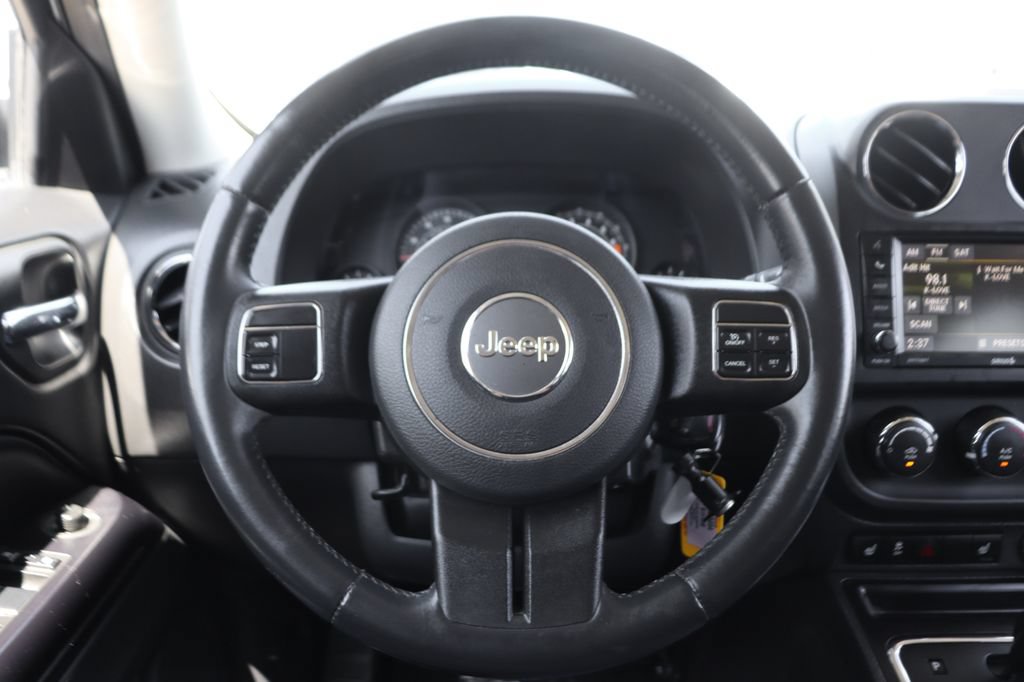 Used 2016 Jeep Patriot Latitude w/ Sun/Sound Group FWD image 20
