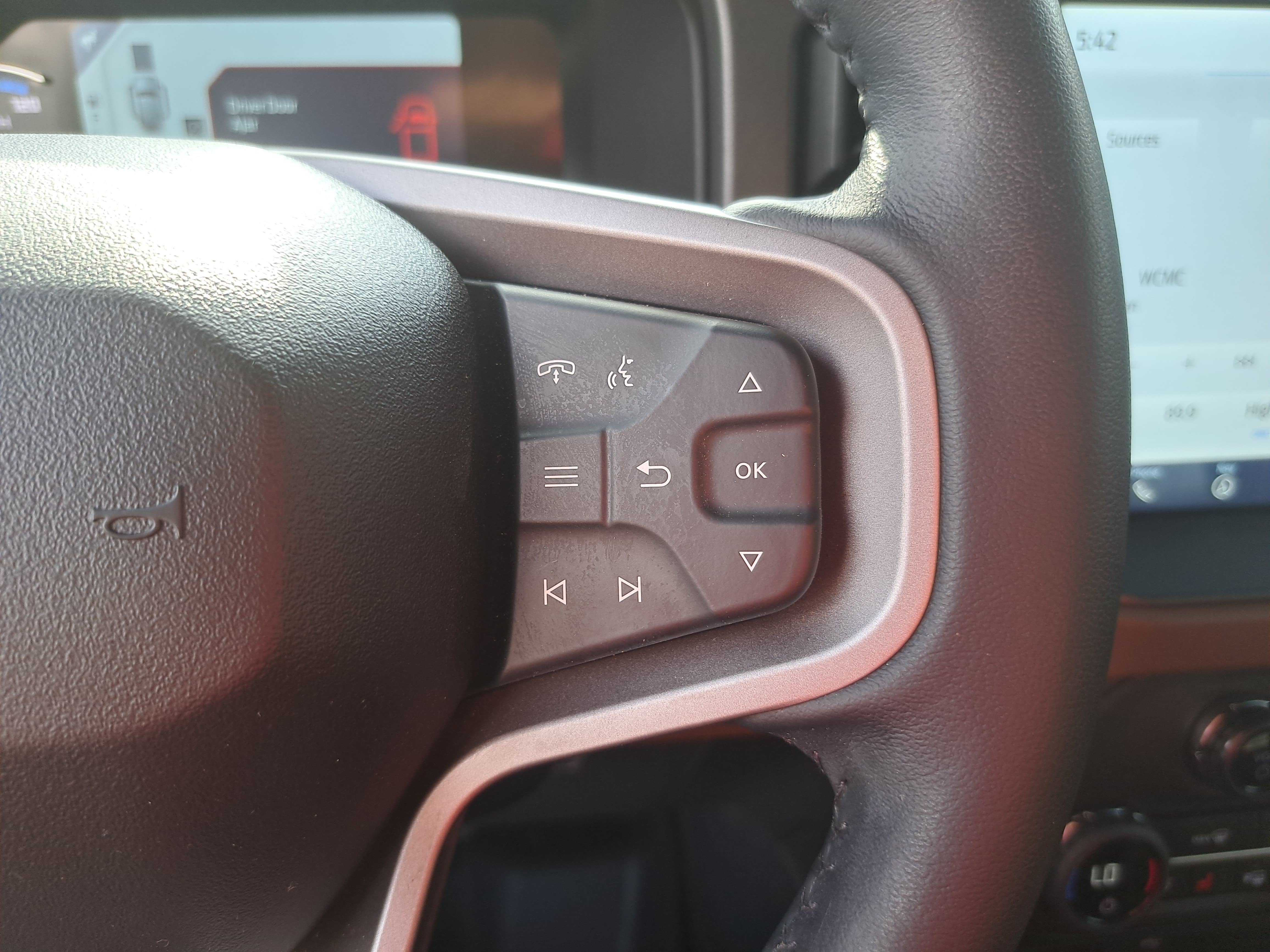 Used 2024 Ford Bronco Outer Banks AWD/4WD image 17