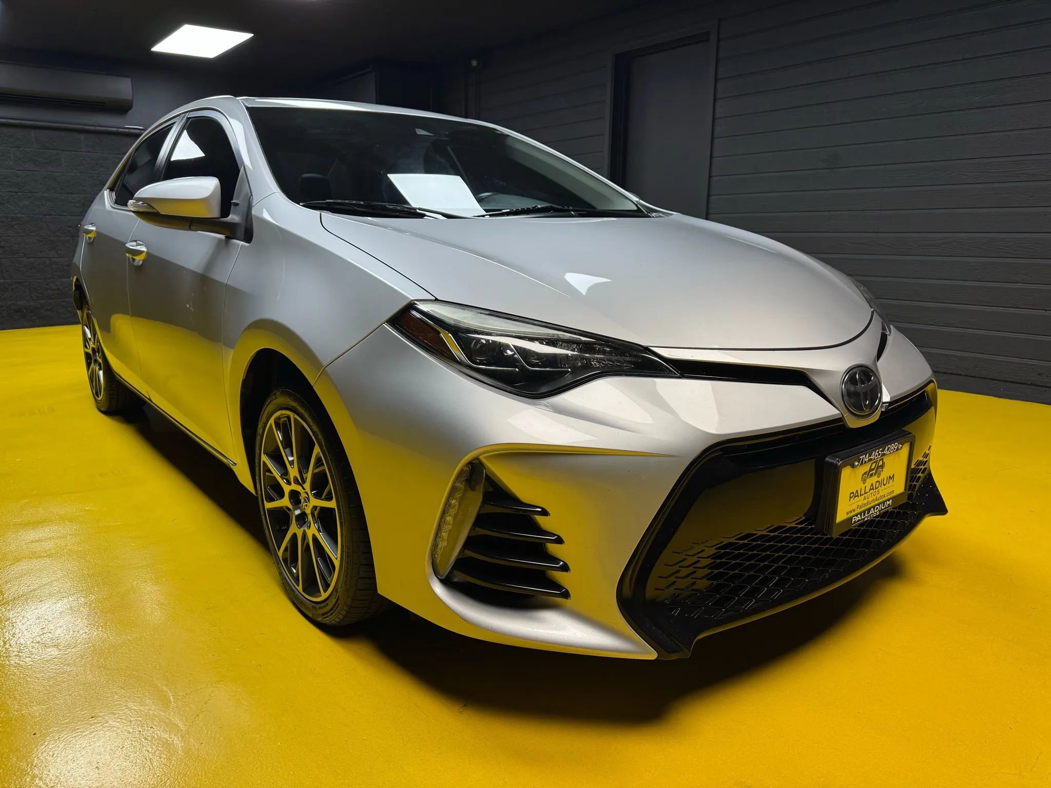Used 2017 Toyota Corolla SE image 3