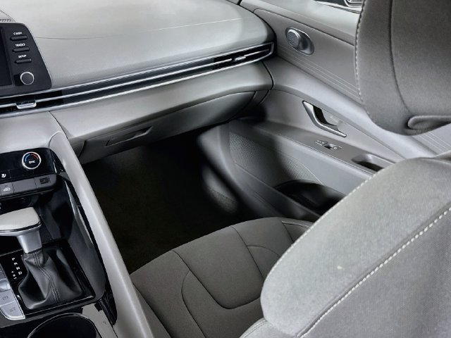 Certified 2025 Hyundai Elantra Hybrid FWD image 23