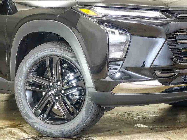 New 2026 Chevrolet Trax ACTIV w/ Sunroof Package FWD image 4