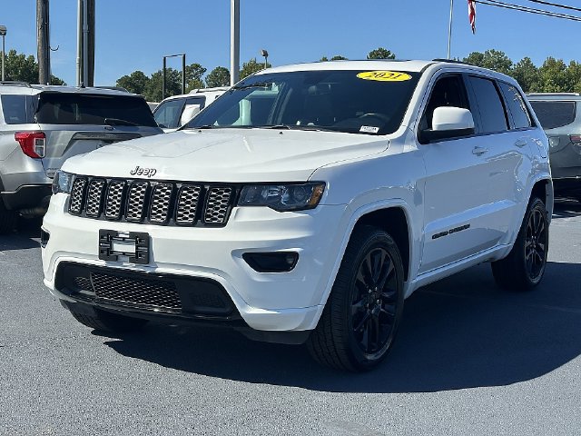 Used 2021 Jeep Grand Cherokee Laredo X AWD/4WD image 3