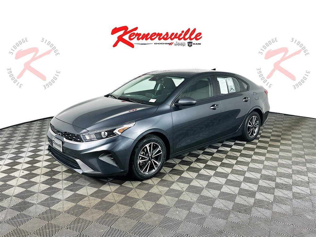 Used 2023 Kia Forte LXS image 3