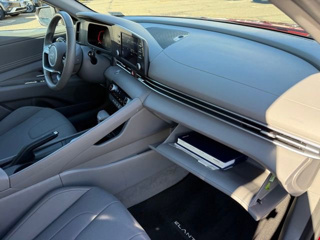Certified 2025 Hyundai Elantra Sport image 25