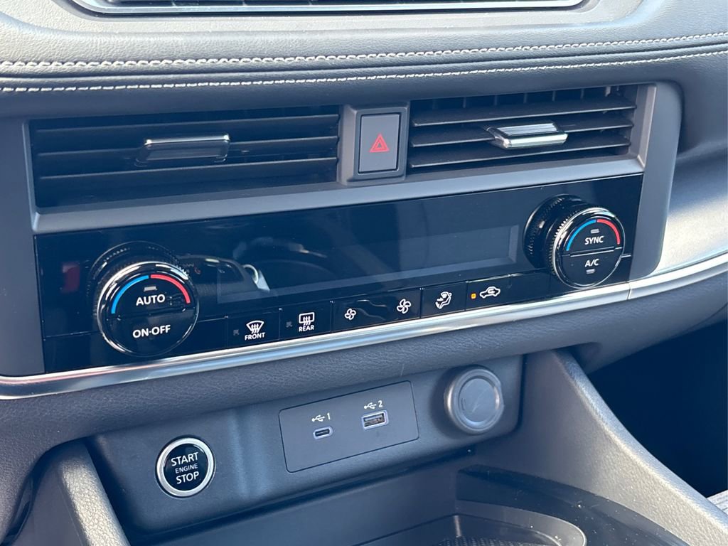 Certified 2023 Nissan Rogue SV image 29