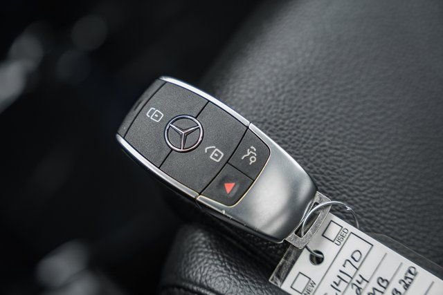 Certified 2024 Mercedes-Benz GLB 250 4MATIC w/ Winter Heating Package image 43