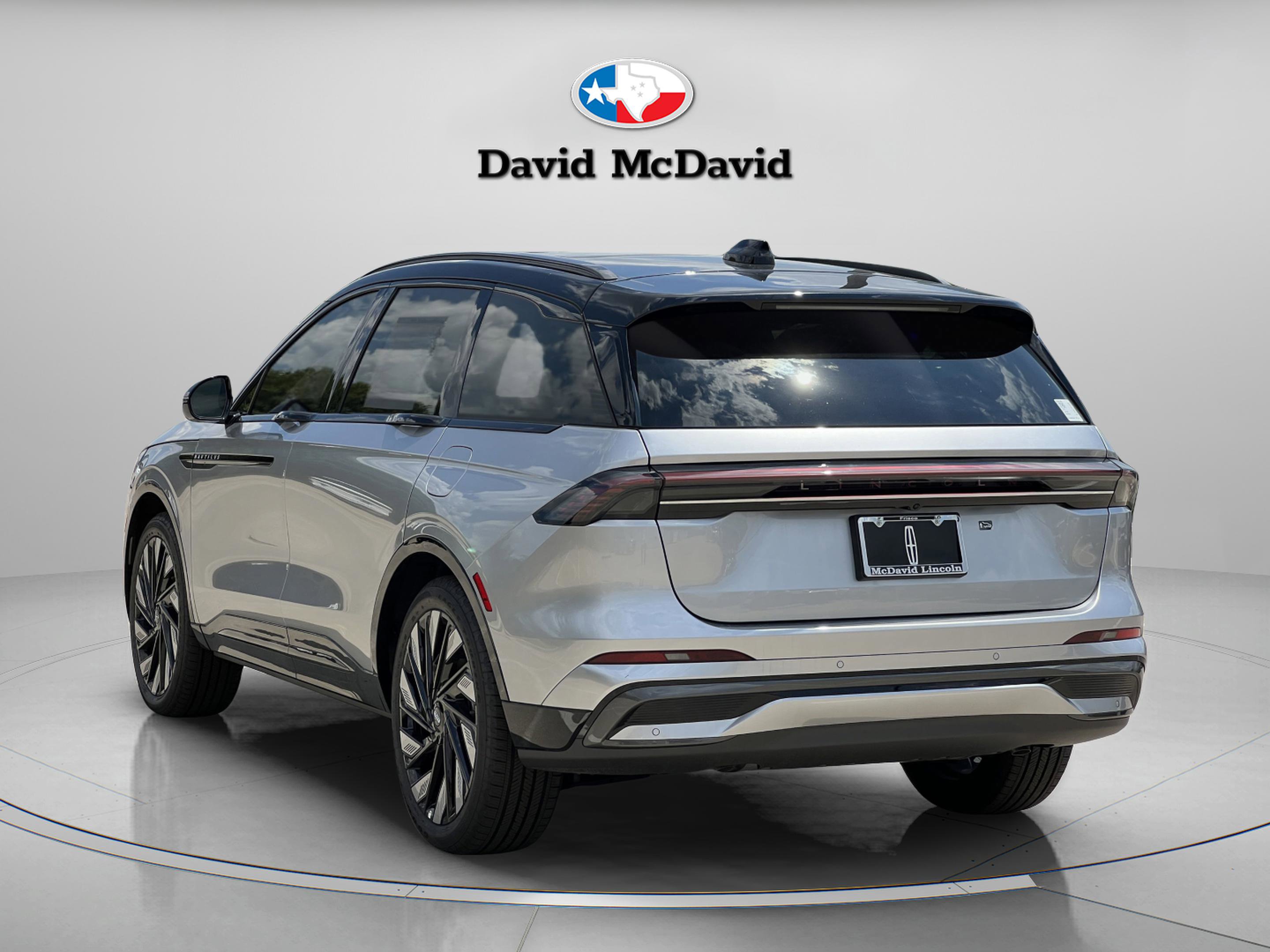 New 2025 Lincoln Nautilus Reserve w/ Jet Appearance Package image 6