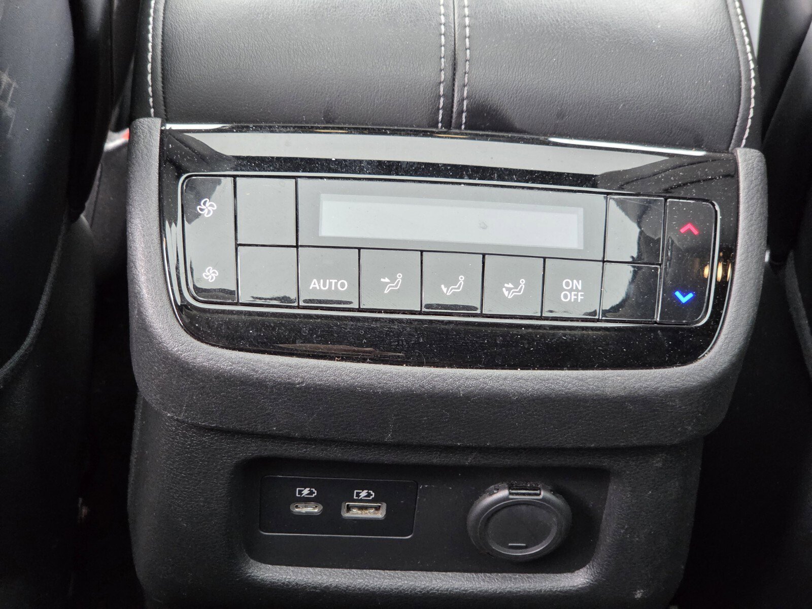 Used 2023 INFINITI QX60 Luxe w/ Vision Package FWD image 13
