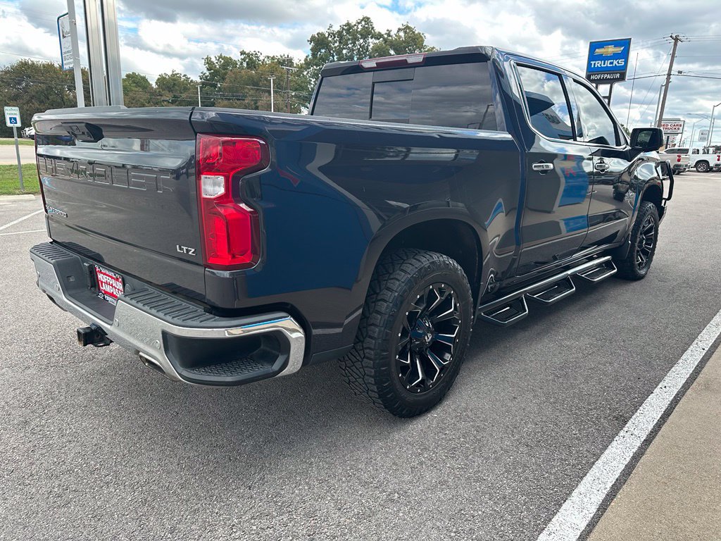 Used 2022 Chevrolet Silverado 1500 LTZ AWD/4WD image 2