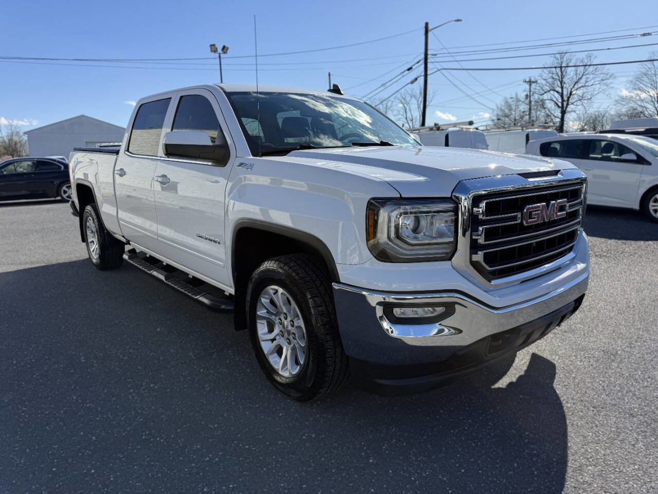 Used 2017 GMC Sierra 1500 SLE w/ SLE Value Package image 4