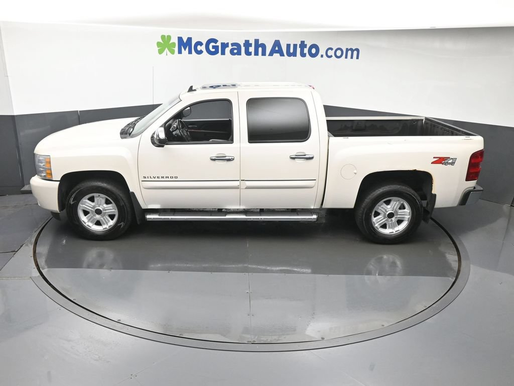 Used 2011 Chevrolet Silverado 1500 LTZ w/ LTZ White Diamond Edition AWD/4WD image 24