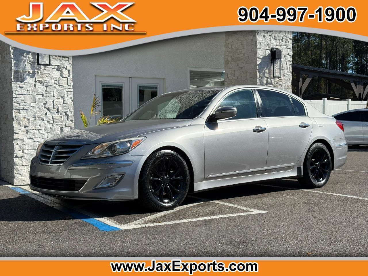 Used 2013 Hyundai Genesis 3.8 image 1