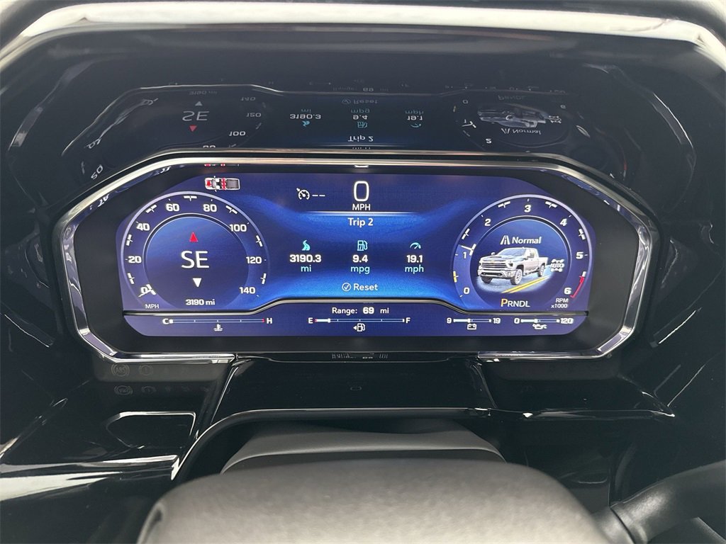 Used 2025 Chevrolet Silverado 2500 LTZ w/ LTZ Convenience Package image 10