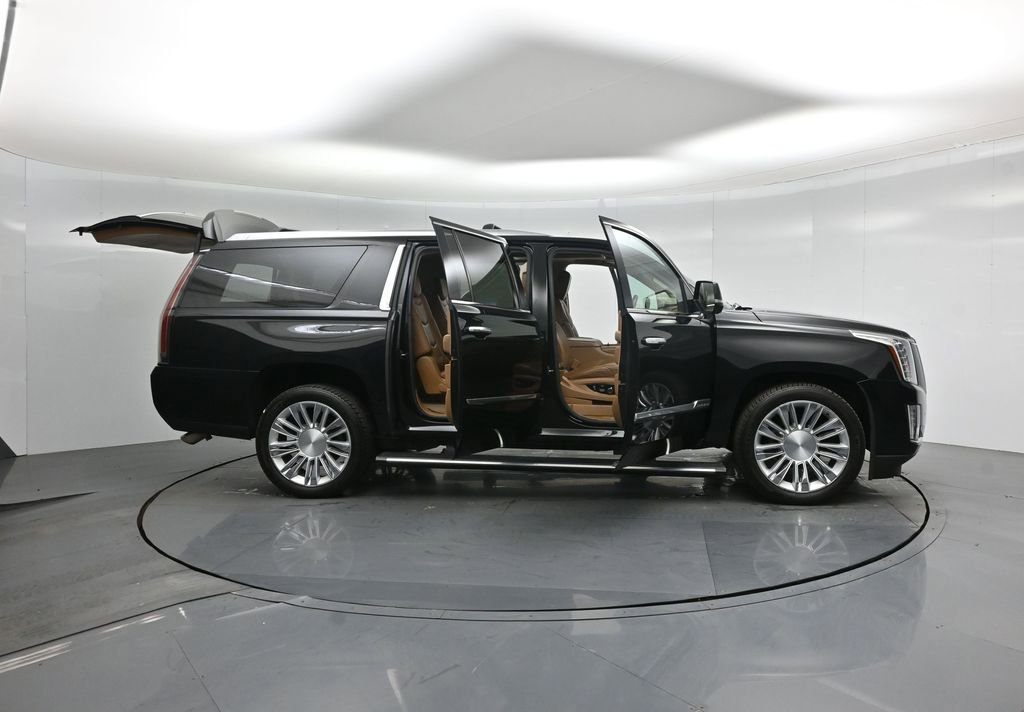 Used 2016 Cadillac Escalade ESV Platinum image 4