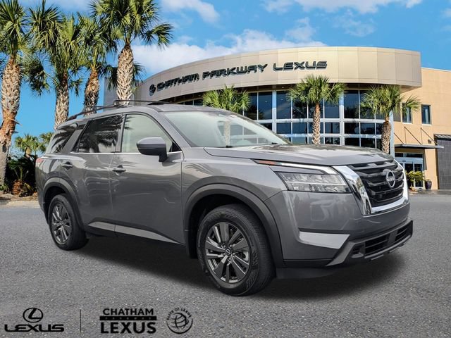 Used 2022 Nissan Pathfinder SV FWD image 1