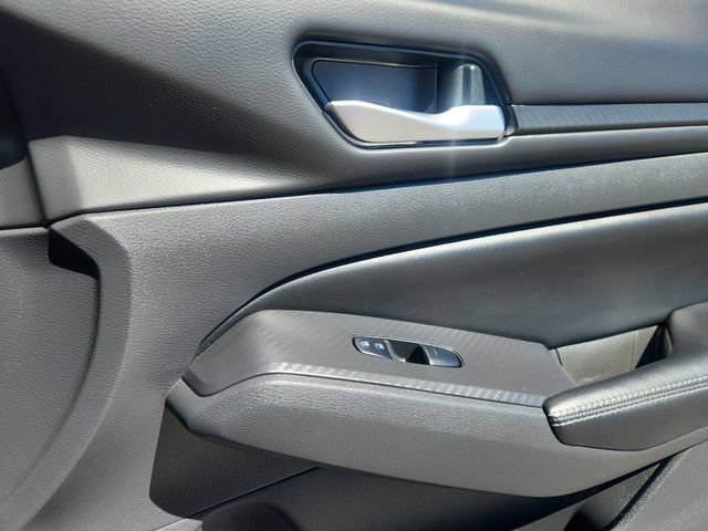 Certified 2025 Nissan Altima 2.5 SV FWD image 12