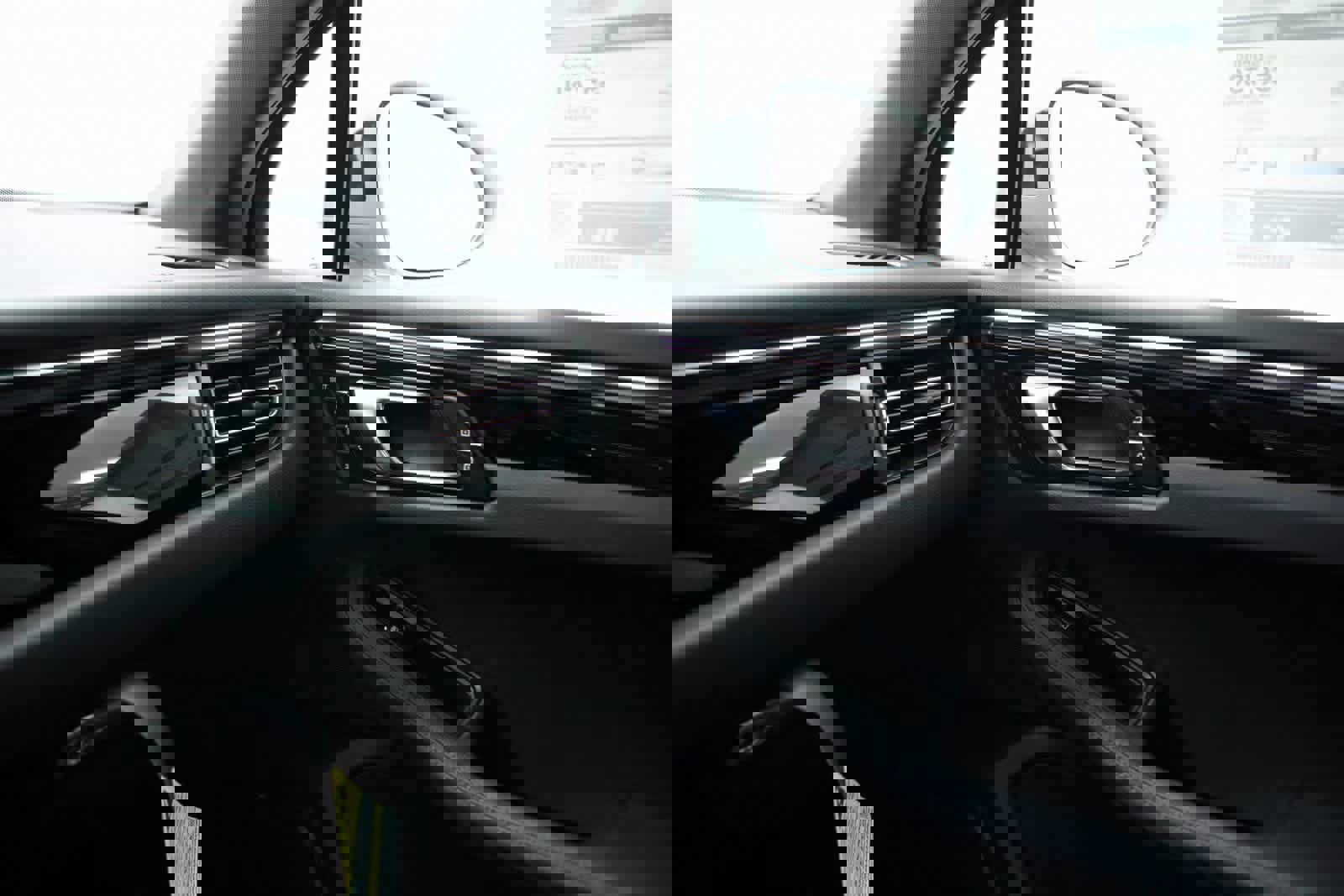 Certified 2025 Porsche Macan image 23