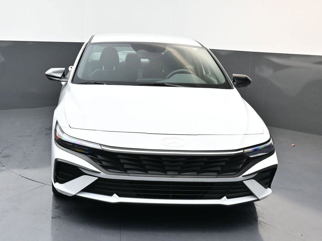 Used 2025 Hyundai Elantra Sport image 9