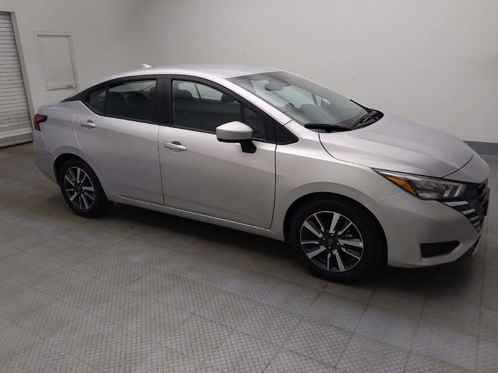 Used 2025 Nissan Versa SV FWD image 11