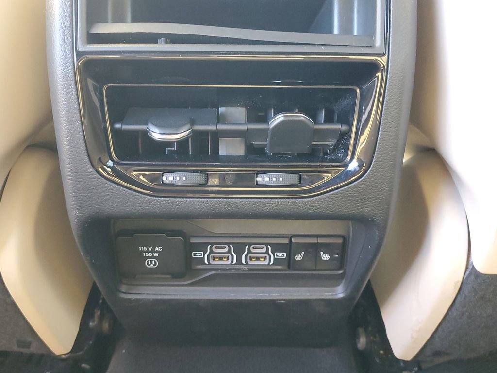 Used 2024 Jeep Grand Cherokee Limited w/ Luxury Tech Group II AWD/4WD image 12