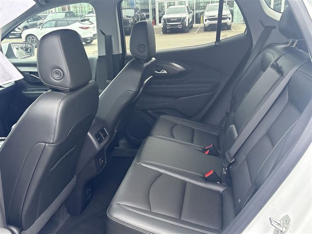 Certified 2024 GMC Terrain SLT w/ Infotainment Package II image 25