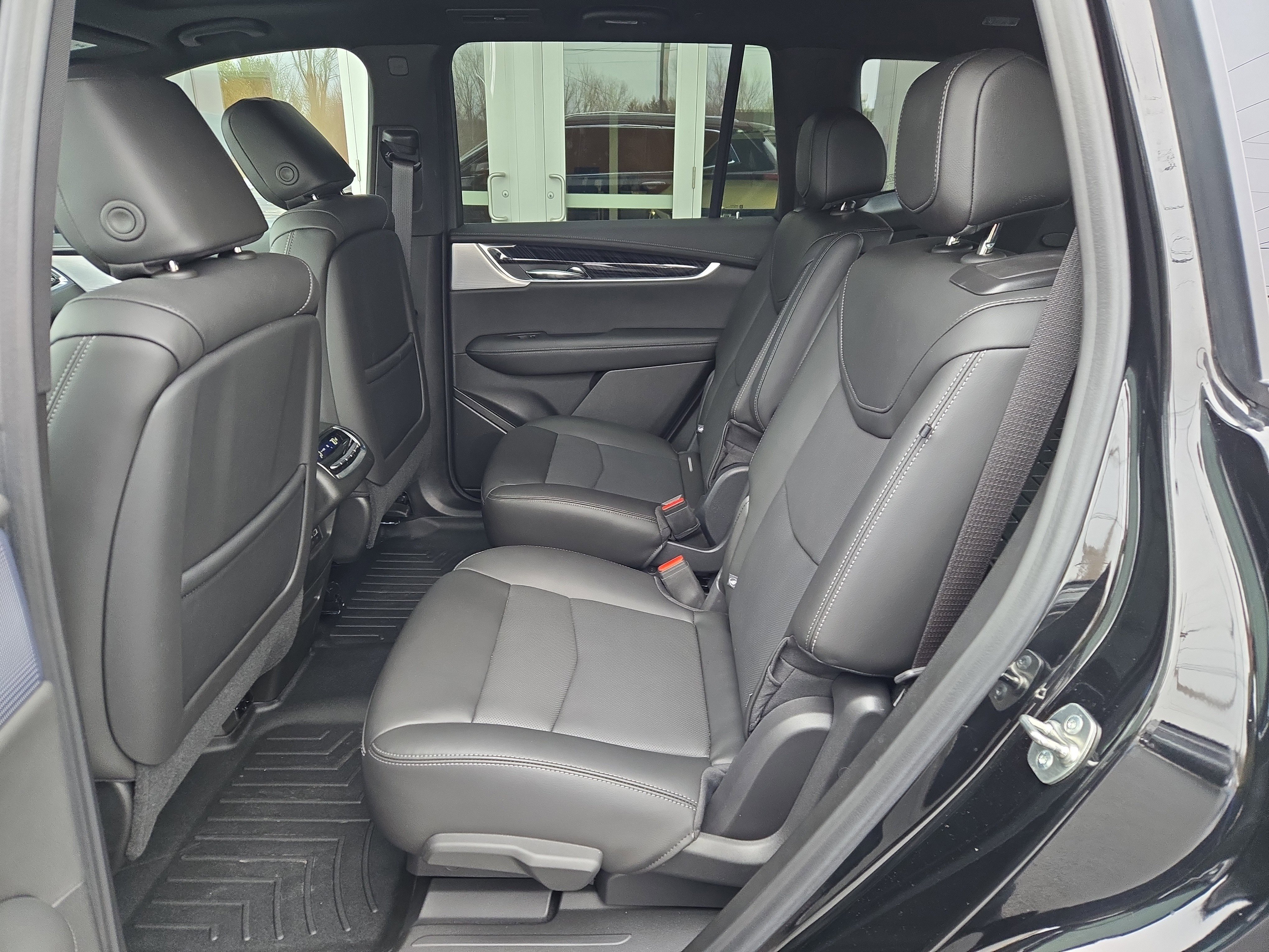 Certified 2024 Cadillac XT6 Premium Luxury image 11