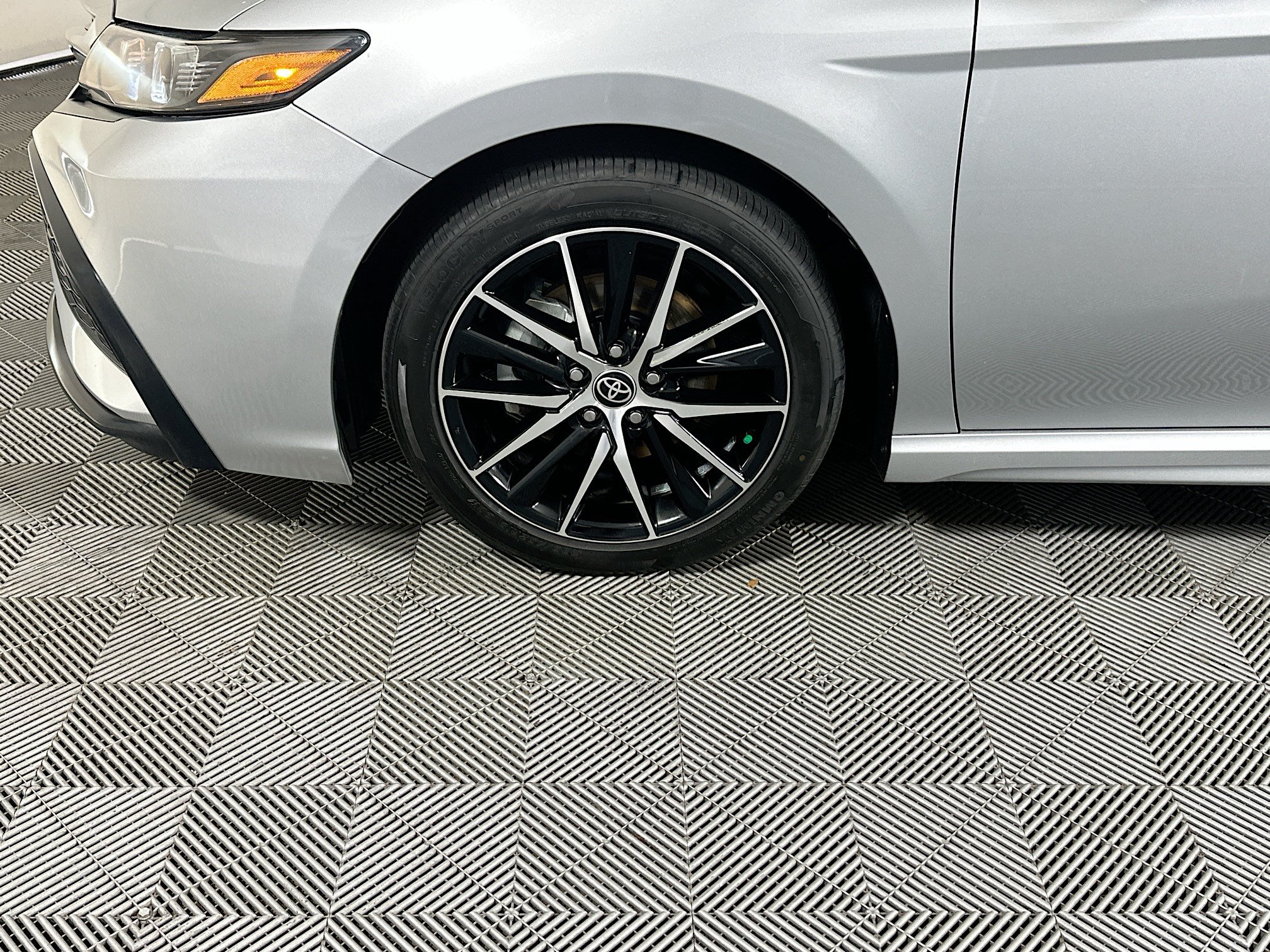 Used 2023 Toyota Camry SE FWD image 11