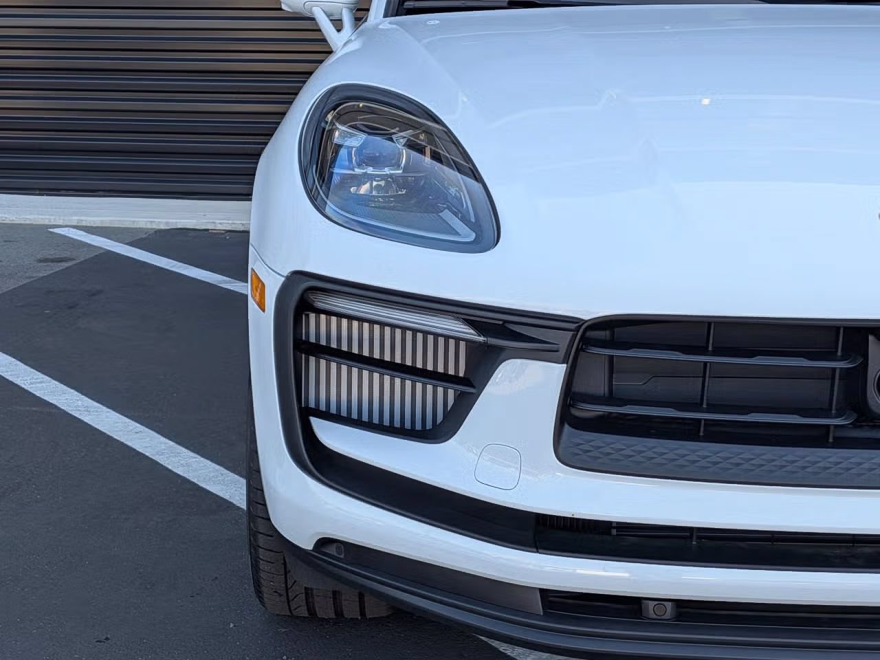 Certified 2025 Porsche Macan S AWD/4WD image 13