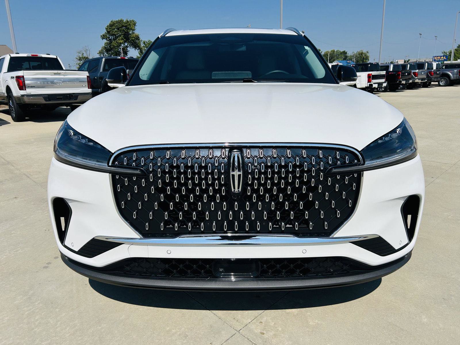 Used 2025 Lincoln Aviator AWD image 41