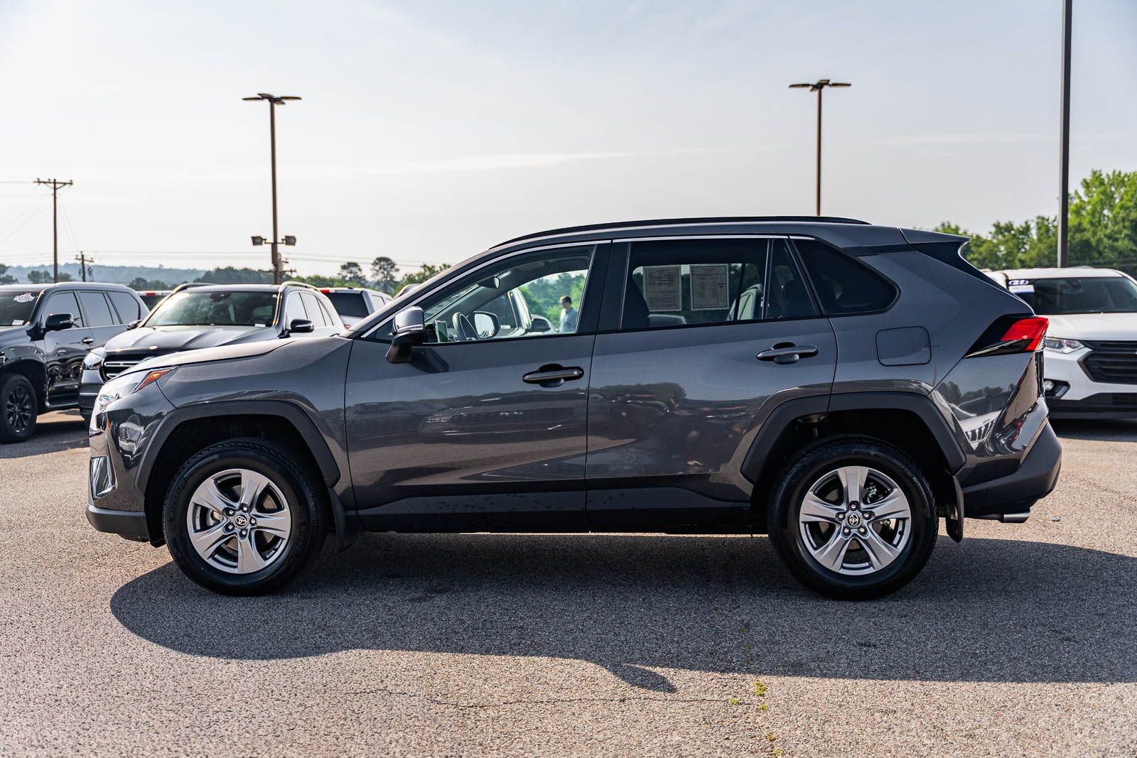 Used 2024 Toyota RAV4 XLE AWD/4WD image 4