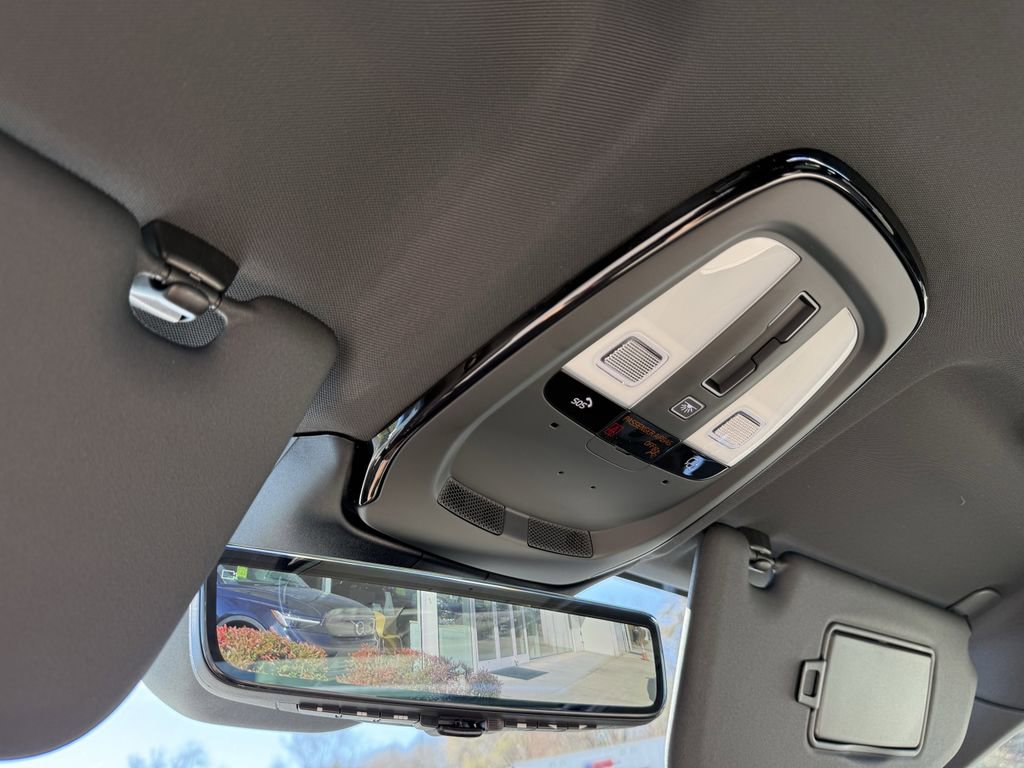 New 2026 Volvo XC60 B5 Plus w/ Climate Package image 24