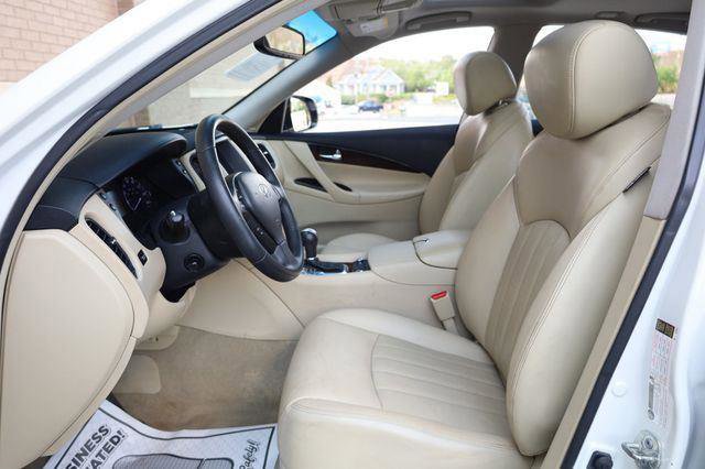 Used 2017 INFINITI QX50 Journey w/ Premium Package image 11