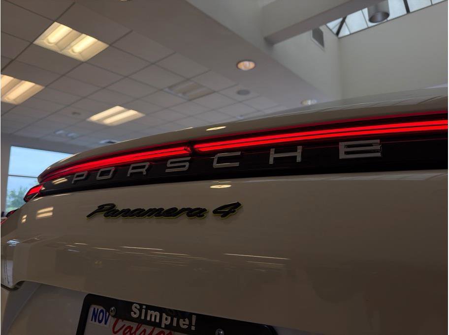 Used 2019 Porsche Panamera 4 AWD/4WD image 38