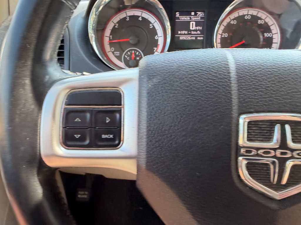 Used 2013 Dodge Grand Caravan Crew FWD image 28