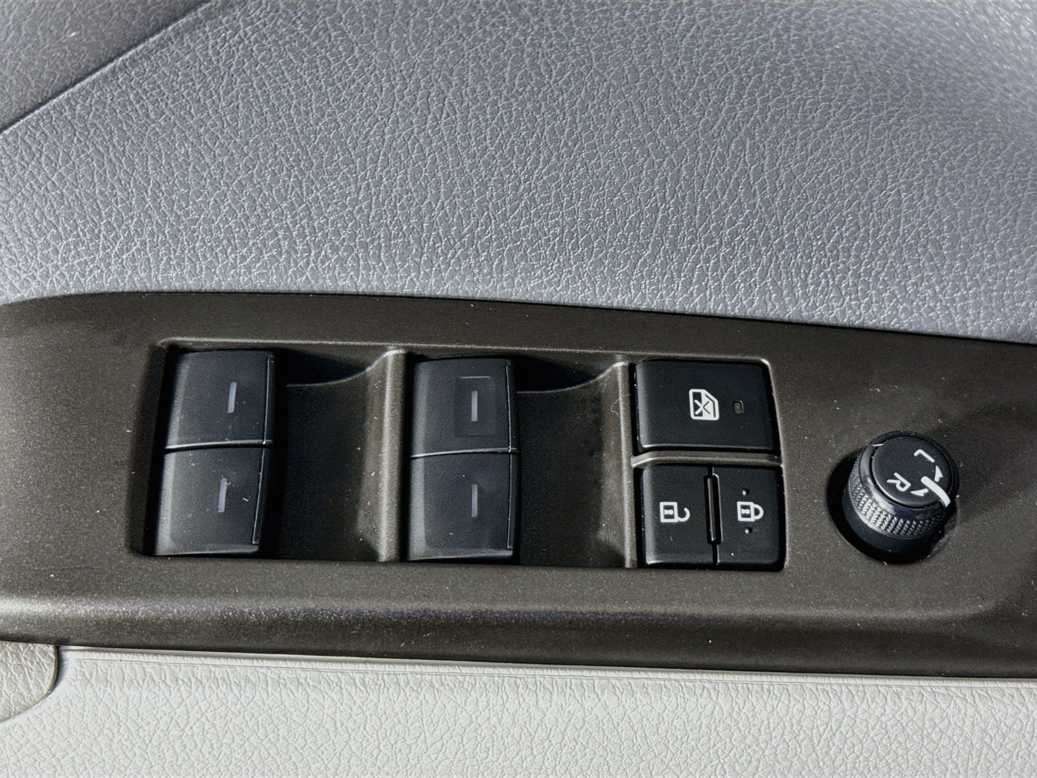 Used 2024 Toyota Camry SE w/ Convenience Package FWD image 24