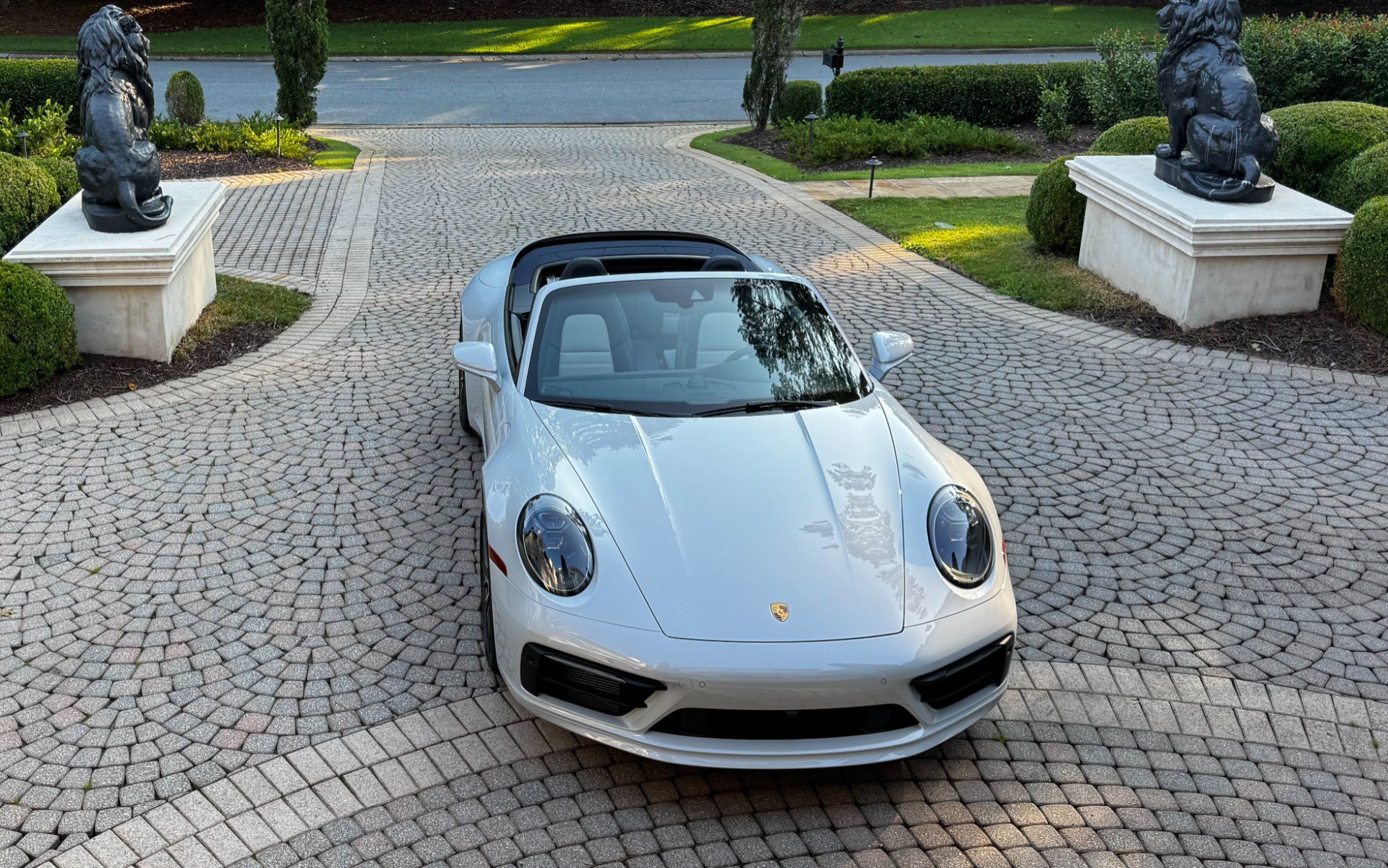 Used 2024 Porsche 911 Carrera 4S AWD/4WD image 4
