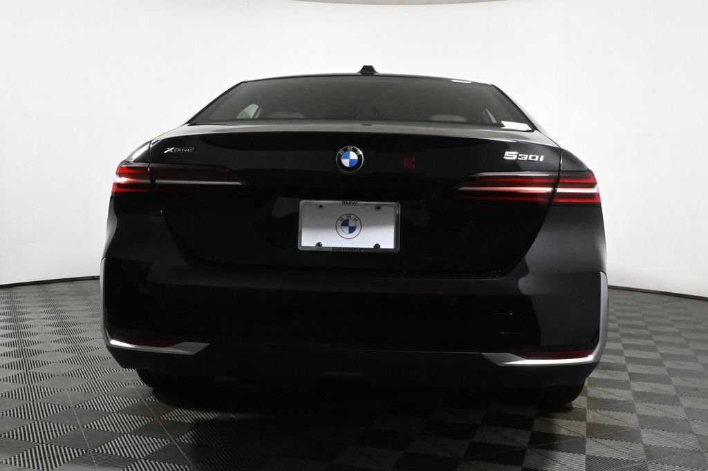 Used 2026 BMW 530i xDrive w/ Premium Package image 6