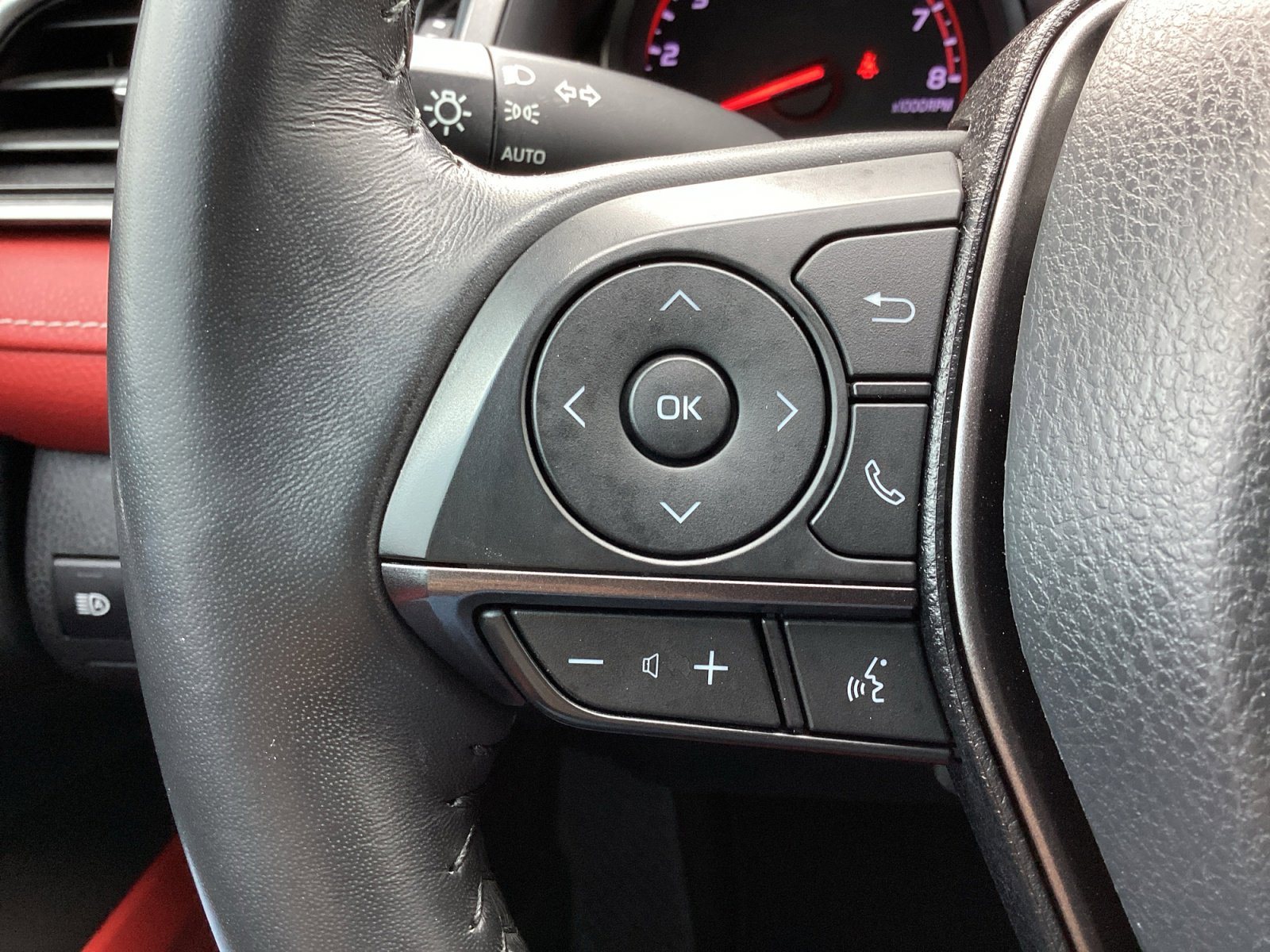 Used 2022 Toyota Camry XSE w/ Navigation Package image 18