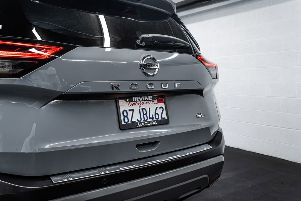 Used 2021 Nissan Rogue SL w/ Premium Package image 14