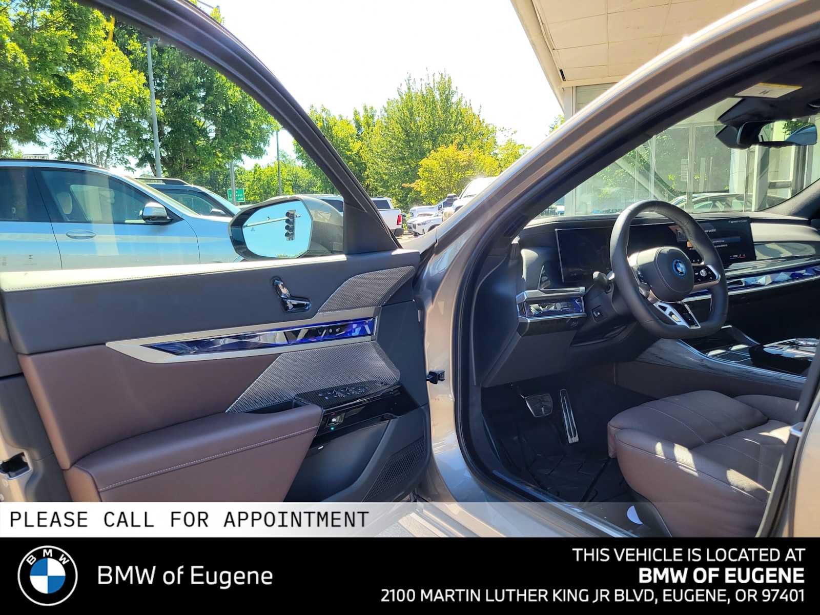 Used 2025 BMW i7 eDrive50 w/ M Sport Package RWD image 23